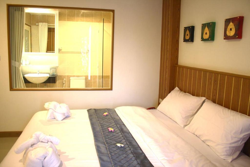Santi White Hotel Phuket Phòng bức ảnh
