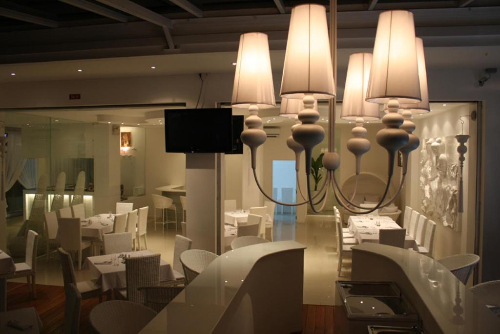 Santi White Hotel Phuket Ngoại thất bức ảnh