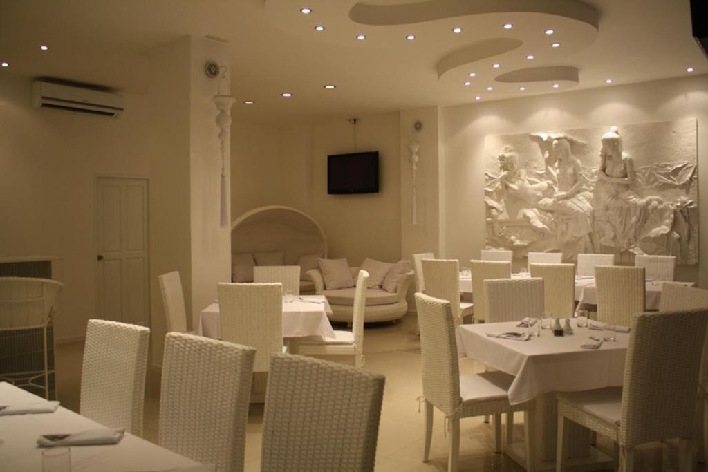 Santi White Hotel Phuket Ngoại thất bức ảnh