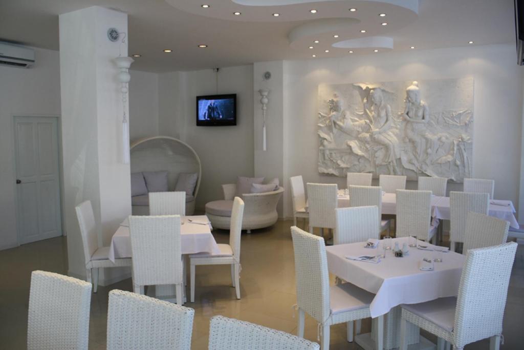 Santi White Hotel Phuket Ngoại thất bức ảnh