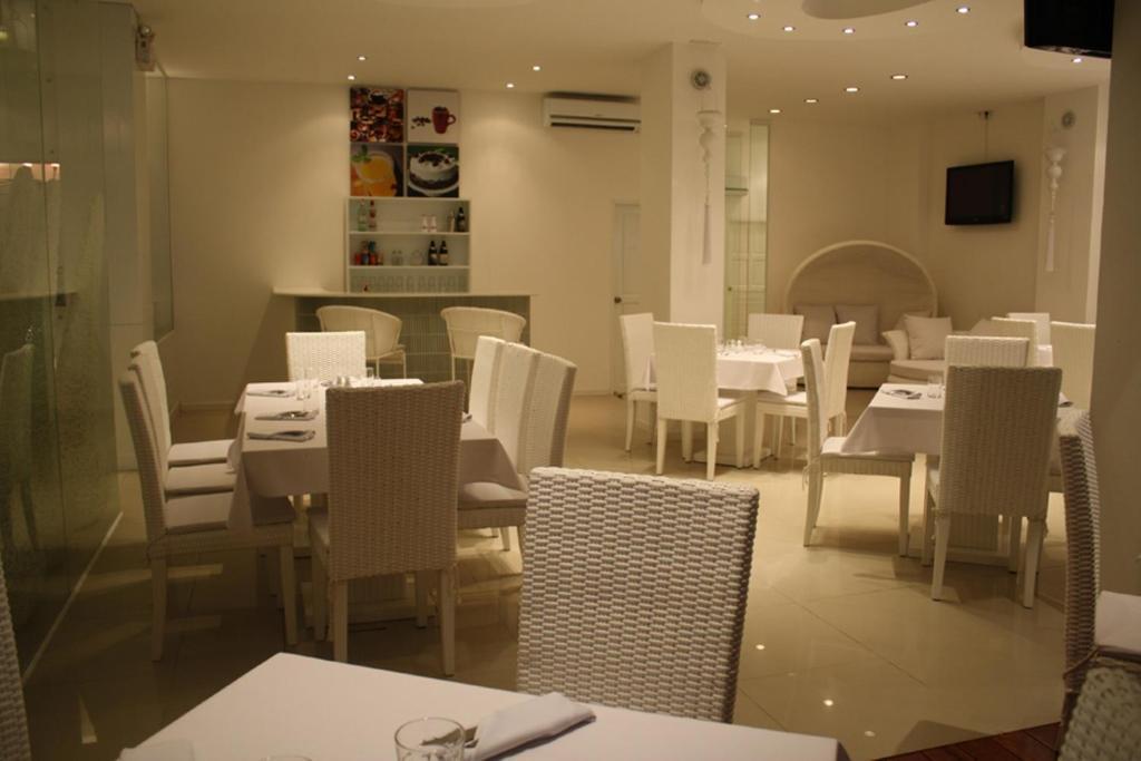Santi White Hotel Phuket Ngoại thất bức ảnh