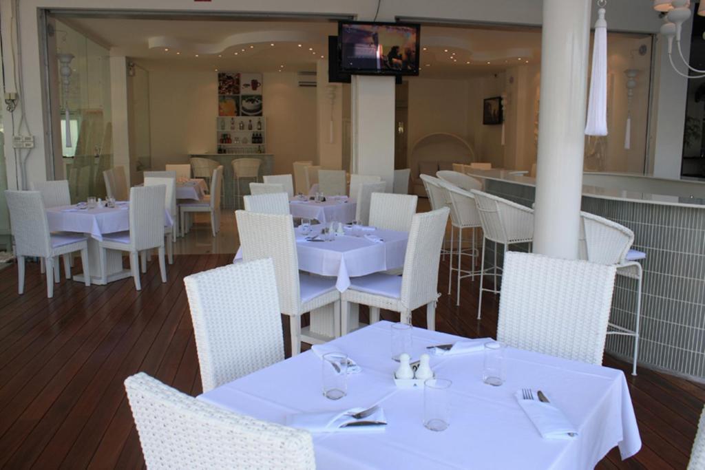 Santi White Hotel Phuket Ngoại thất bức ảnh